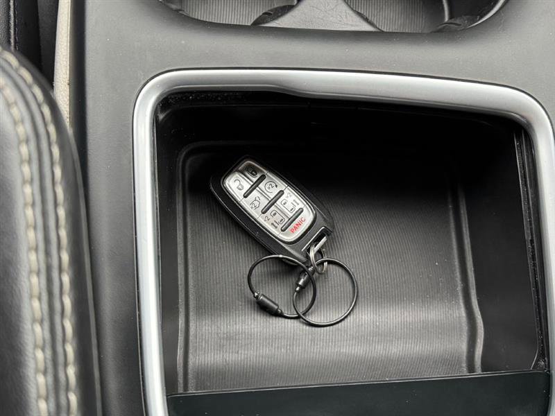 Used 2024 Chrysler Pacifica Touring-L image 21