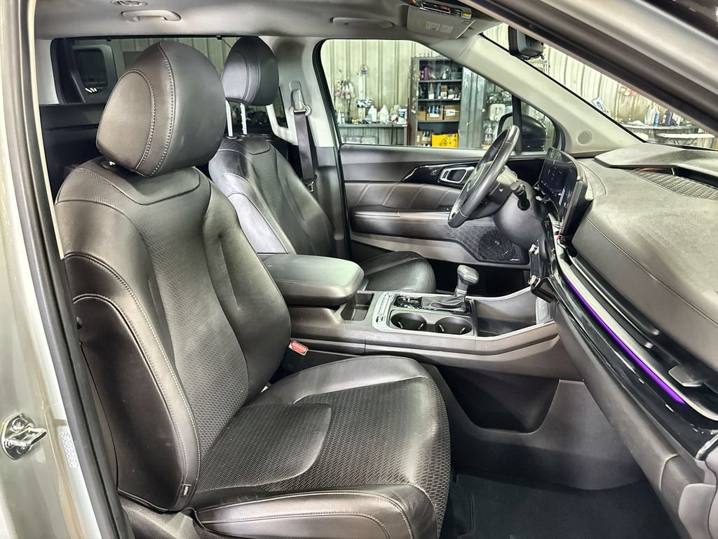 Used 2025 Kia Carnival SX Prestige FWD image 33