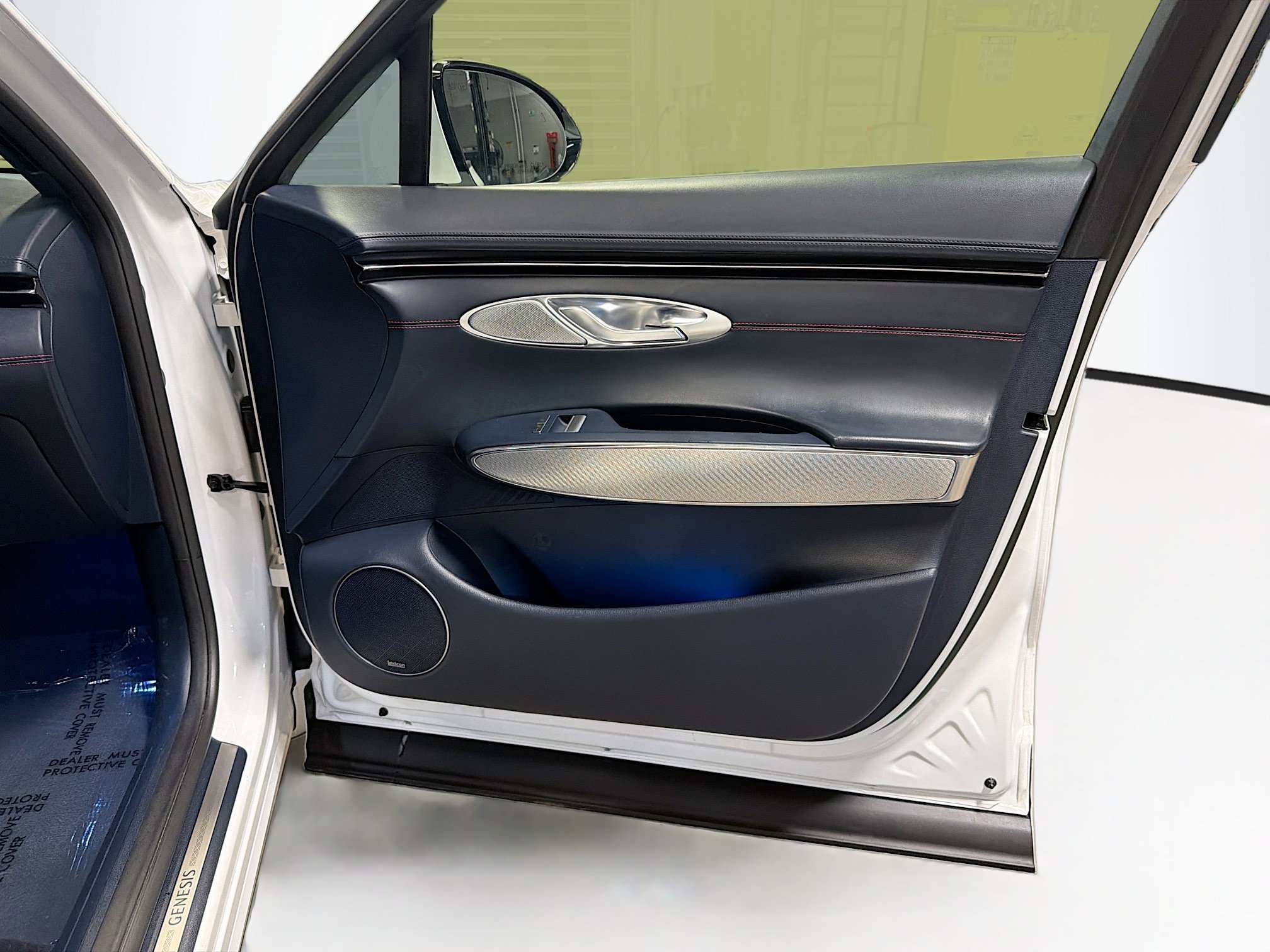 Used 2023 Genesis GV70 2.5T w/ Sport Prestige Package image 34