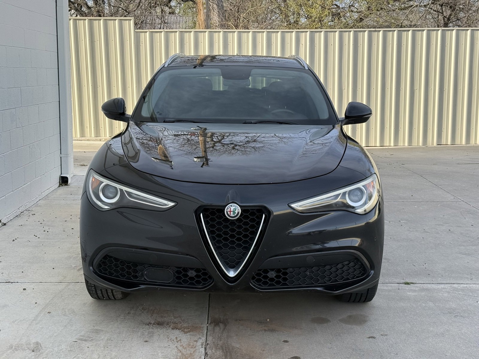 Used 2018 Alfa Romeo Stelvio Ti AWD/4WD image 2