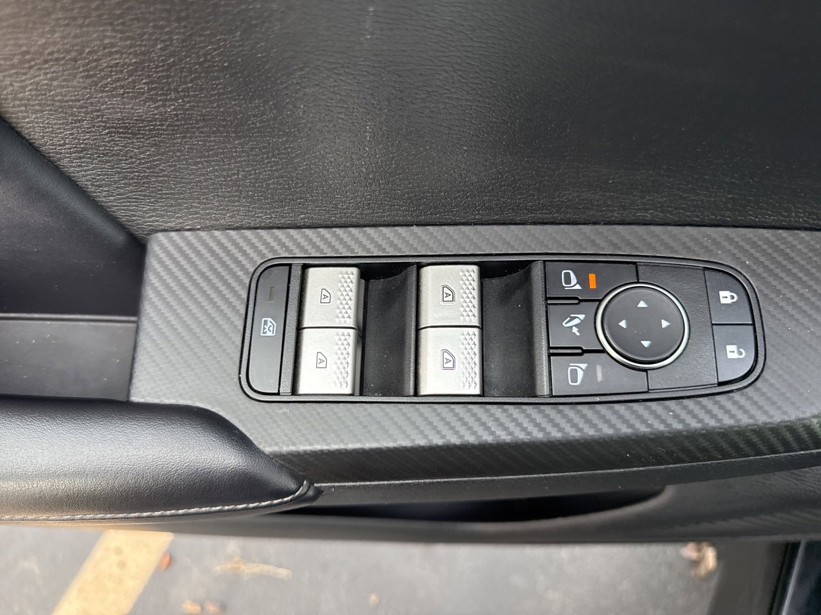 Used 2024 Mitsubishi Outlander SE Black Edition image 7