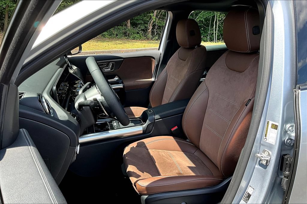 New 2026 Mercedes-Benz GLA 35 AMG 4MATIC image 9