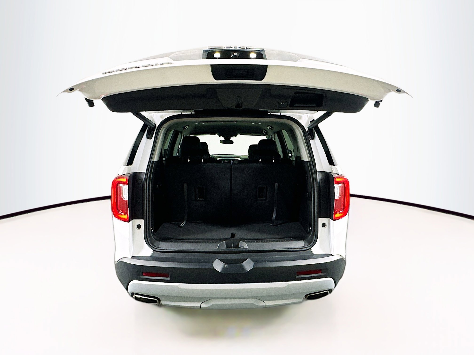 Used 2023 GMC Acadia SLE w/ Driver Convenience Package image 31