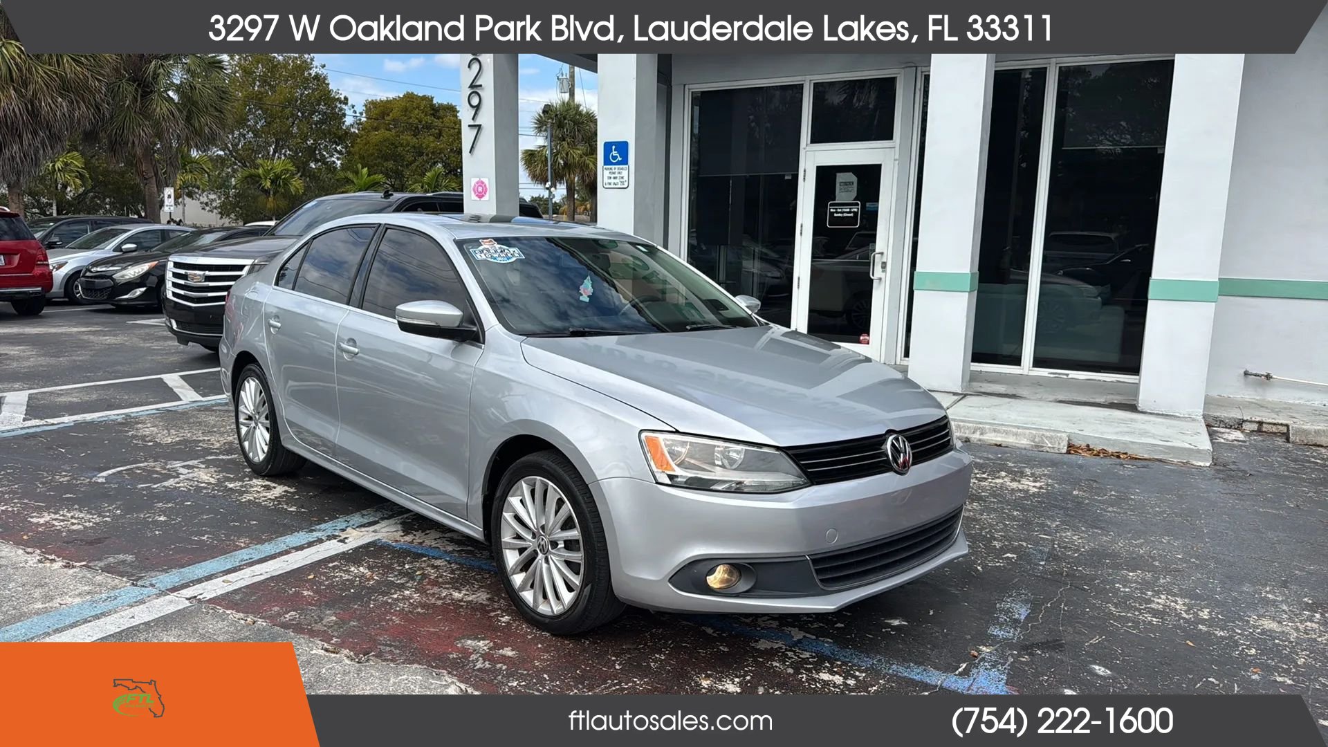Used 2014 Volkswagen Jetta SEL FWD image 2