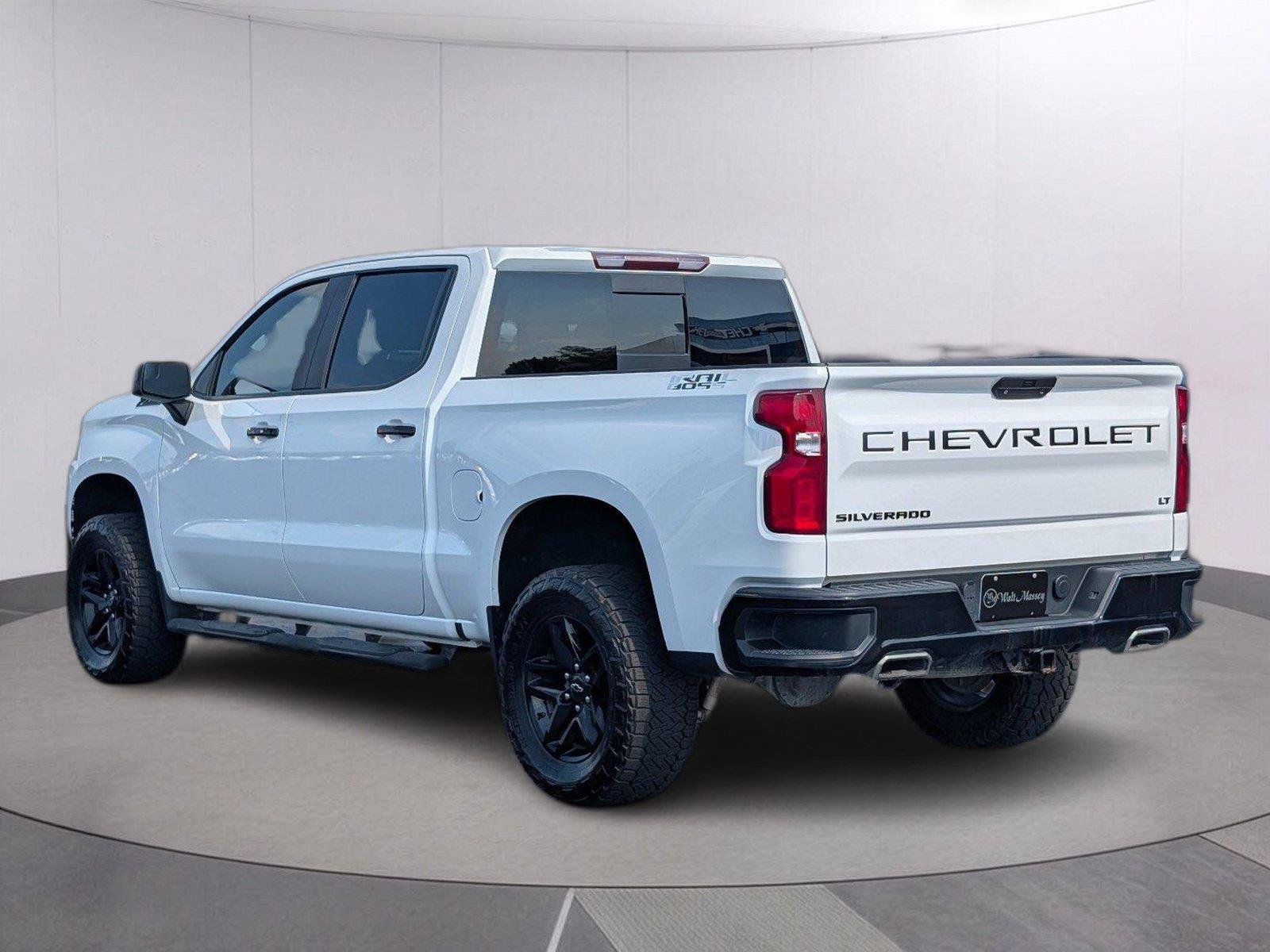 Used 2021 Chevrolet Silverado 1500 LT Trail Boss w/ Convenience Package II AWD/4WD image 3