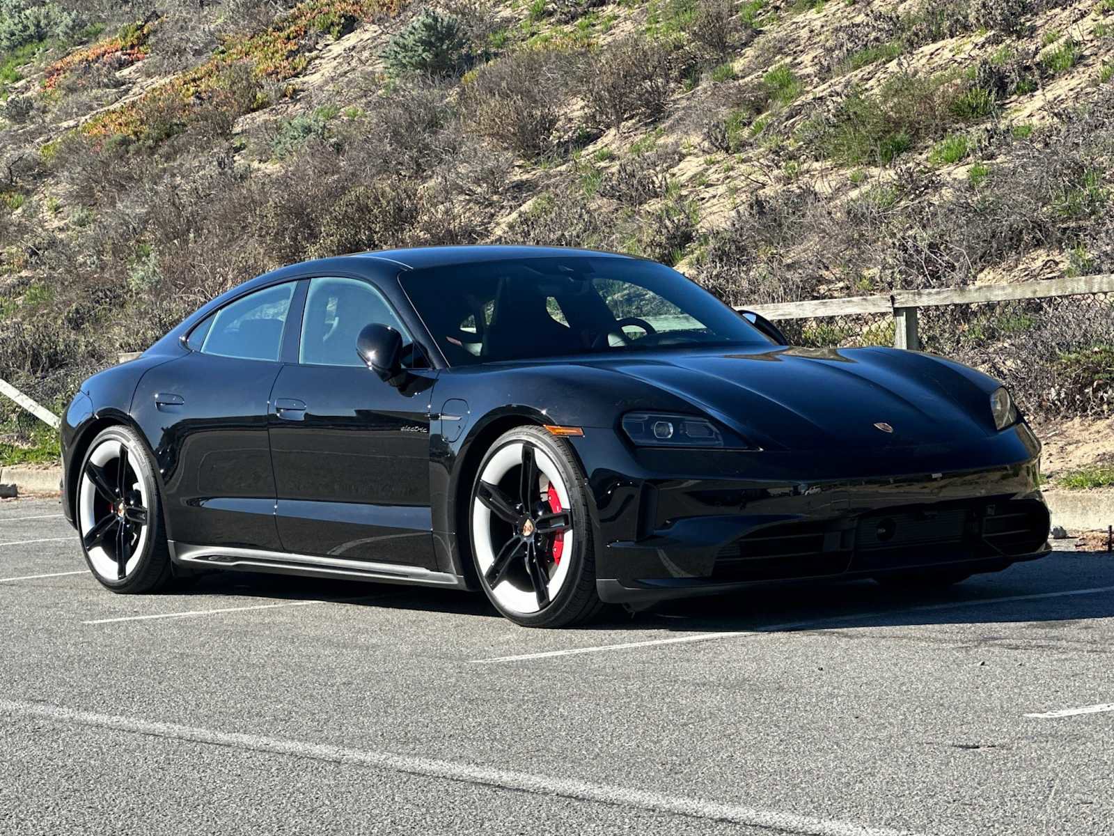 Certified 2025 Porsche Taycan GTS image 10