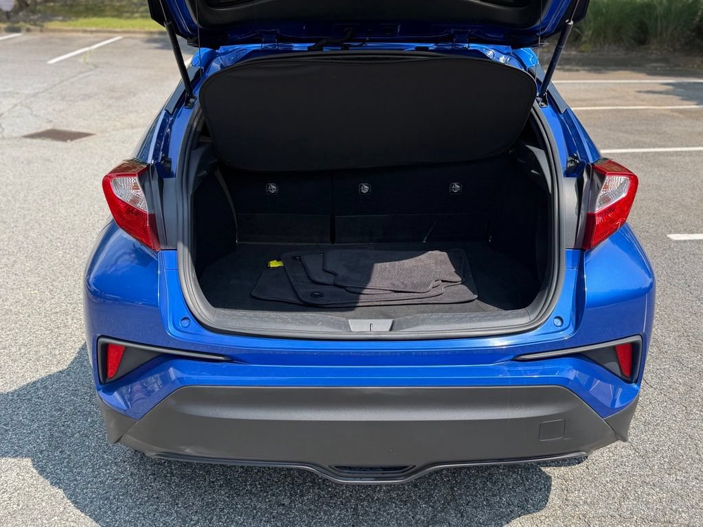 Used 2020 Toyota C-HR XLE FWD image 19