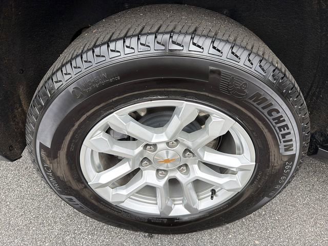 Certified 2025 Chevrolet Suburban LS image 17