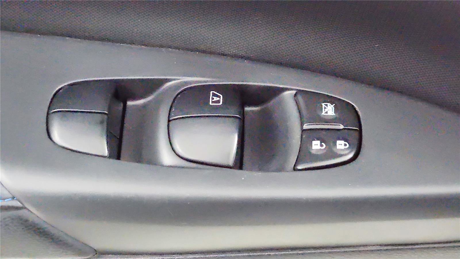 Used 2017 Nissan Sentra SR FWD image 15
