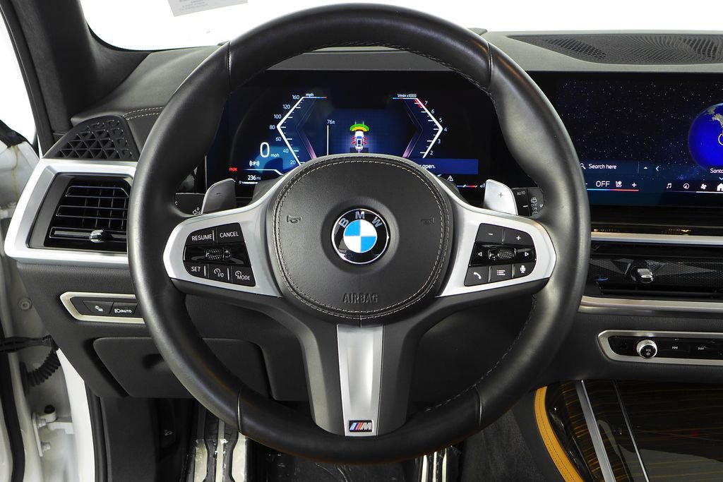 Used 2024 BMW X7 xDrive40i w/ M Sport Package AWD/4WD image 28