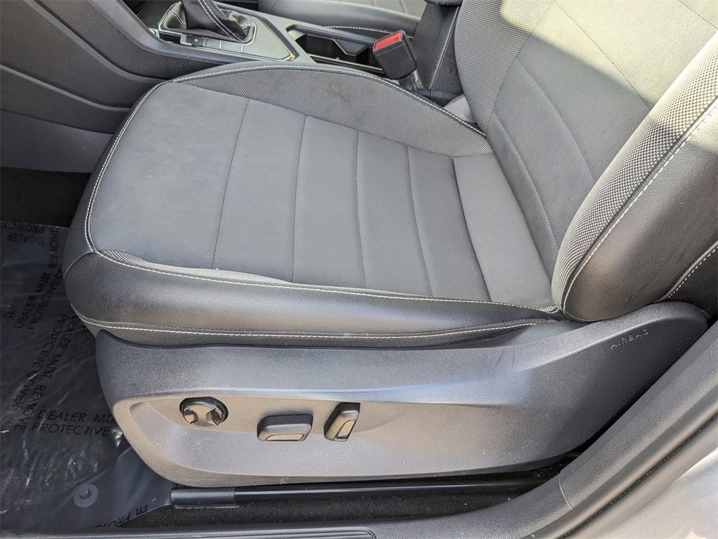 Certified 2023 Volkswagen Taos SE image 20