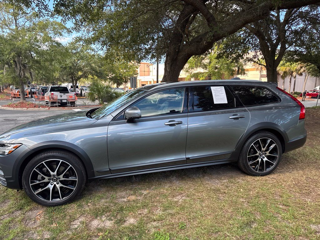 Used 2020 Volvo V90 T6 Cross Country AWD/4WD image 5