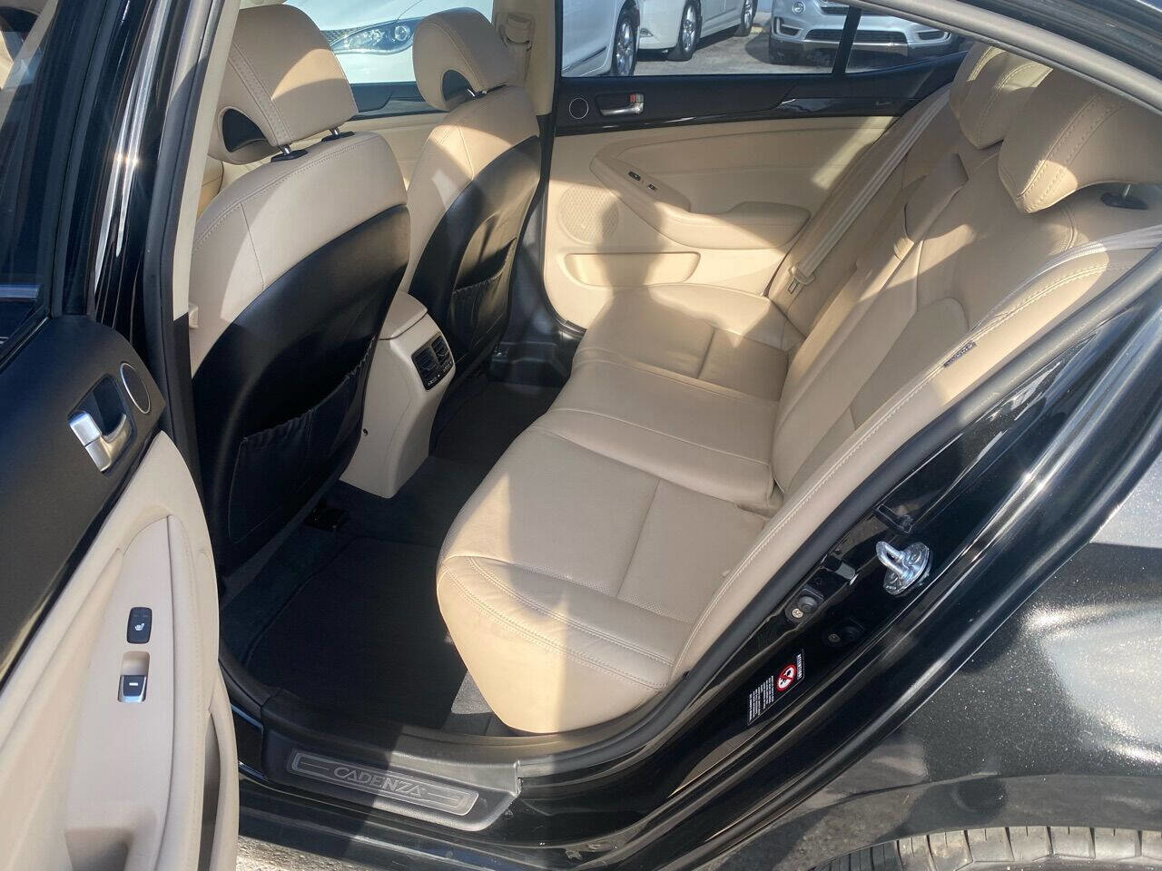 Used 2014 Kia Cadenza Premium w/ Luxury Package image 4