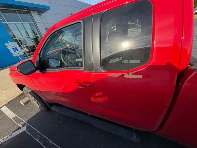 Used 2022 Nissan Frontier SV AWD/4WD image 17