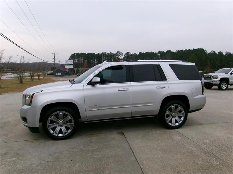 Used 2017 GMC Yukon Denali image 4