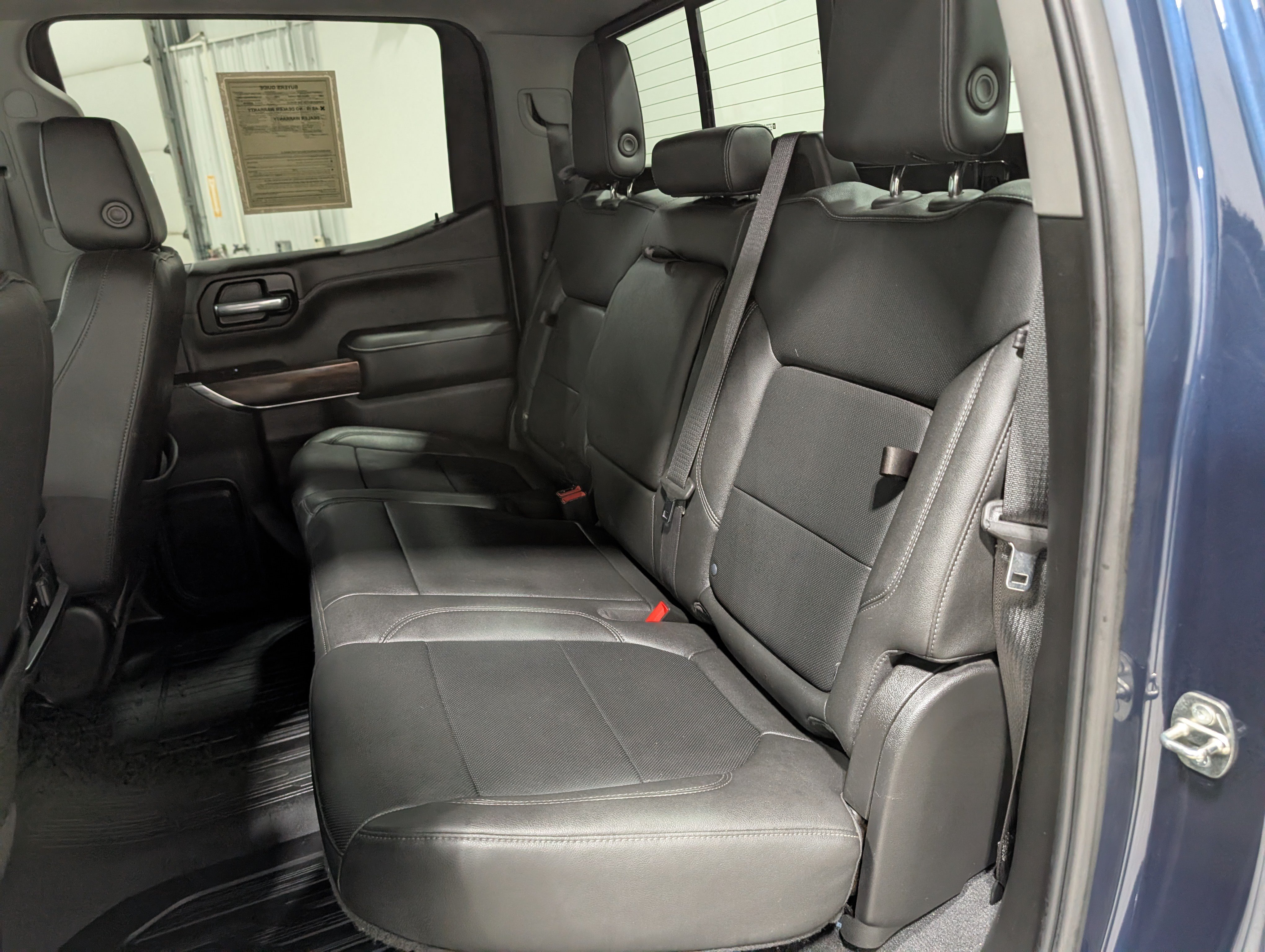 Used 2022 GMC Sierra 1500 SLT w/ SLT Premium Package AWD/4WD image 18