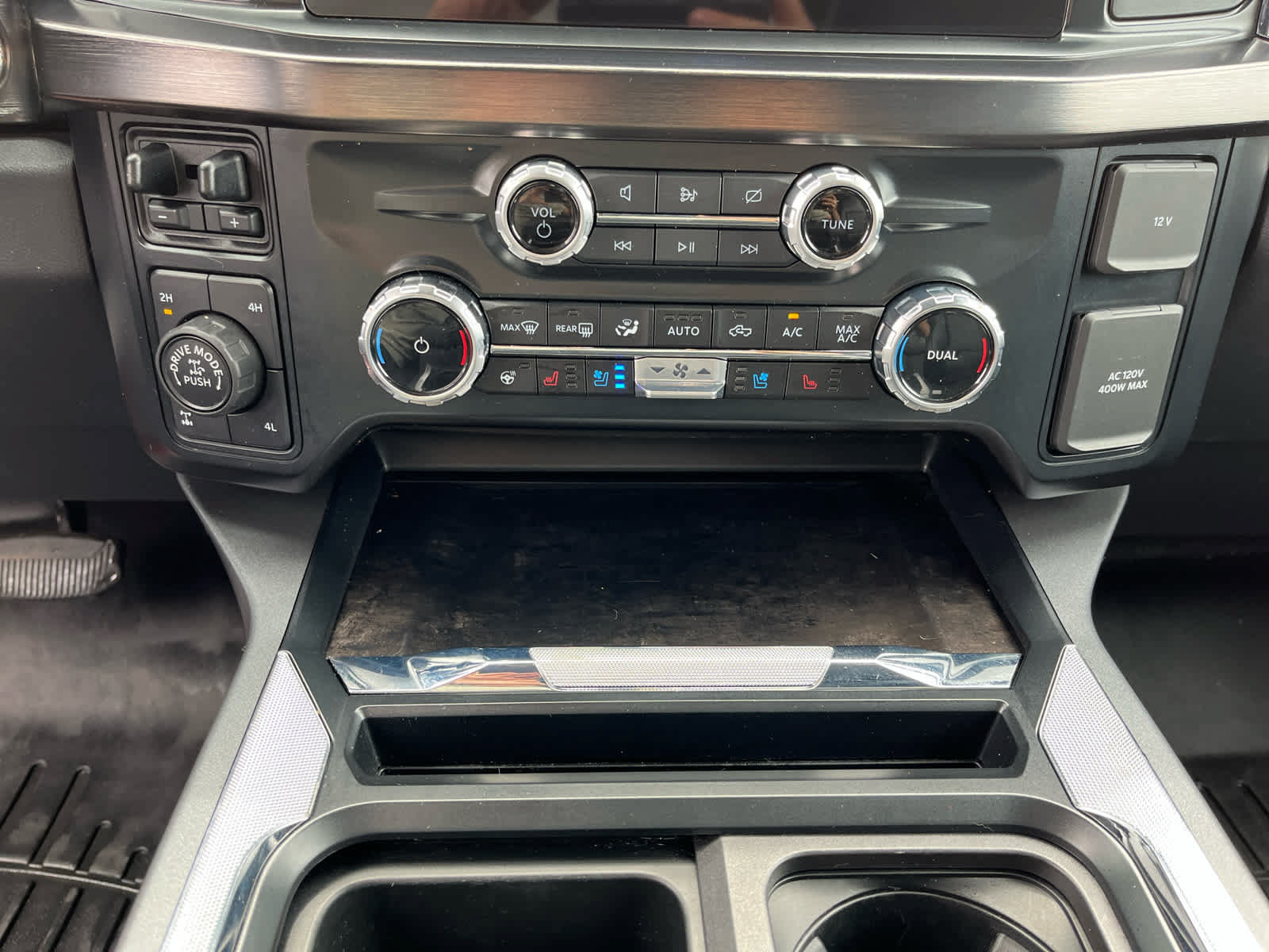 Used 2023 Ford F250 Lariat w/ Tremor Off-Road Package AWD/4WD image 19