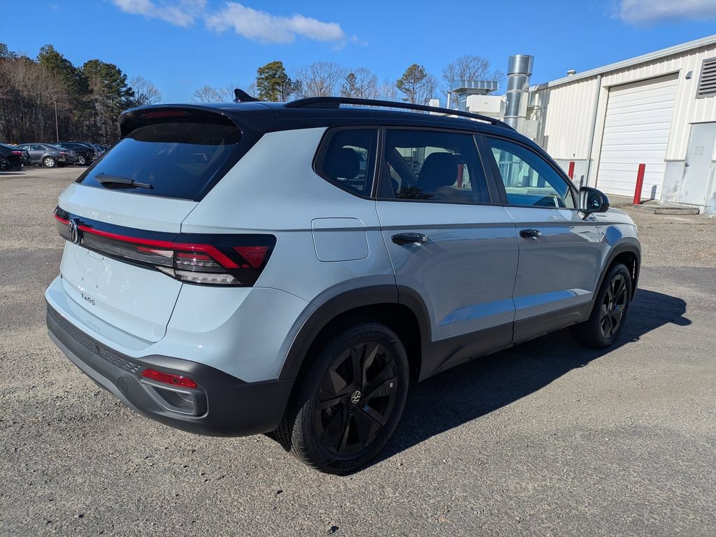 New 2026 Volkswagen Taos SE FWD image 4