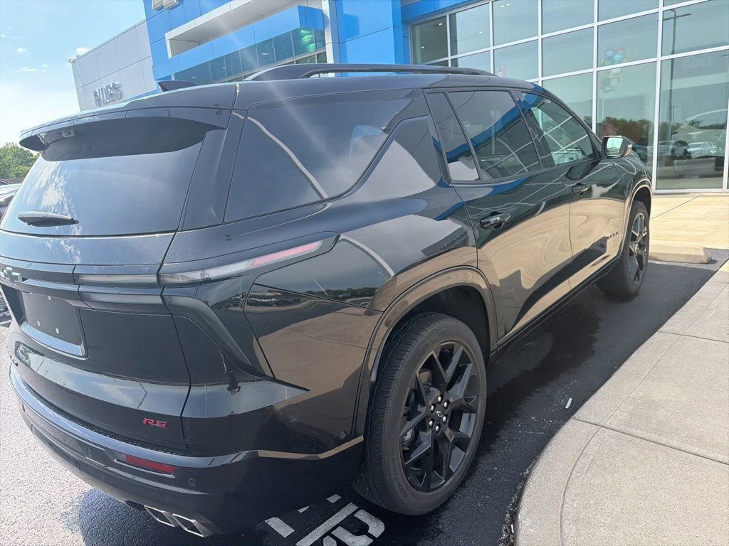 Used 2024 Chevrolet Traverse RS AWD/4WD image 3