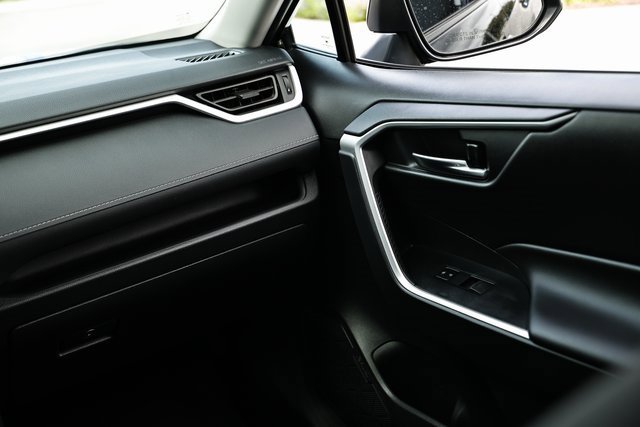 Used 2024 Toyota RAV4 XLE image 30