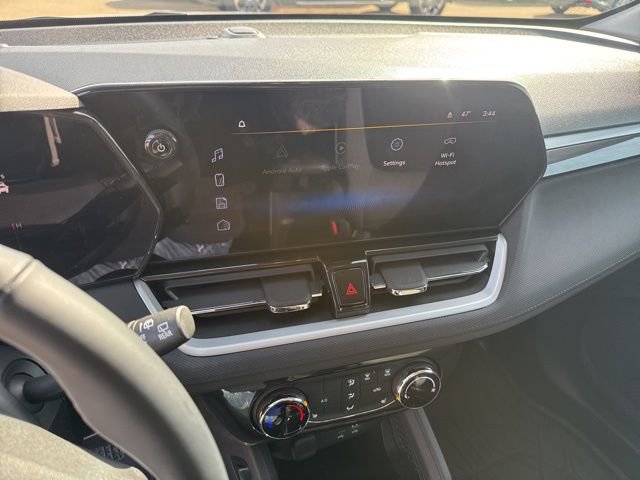 Used 2024 Chevrolet TrailBlazer LT w/ LT Cold Weather Package image 15