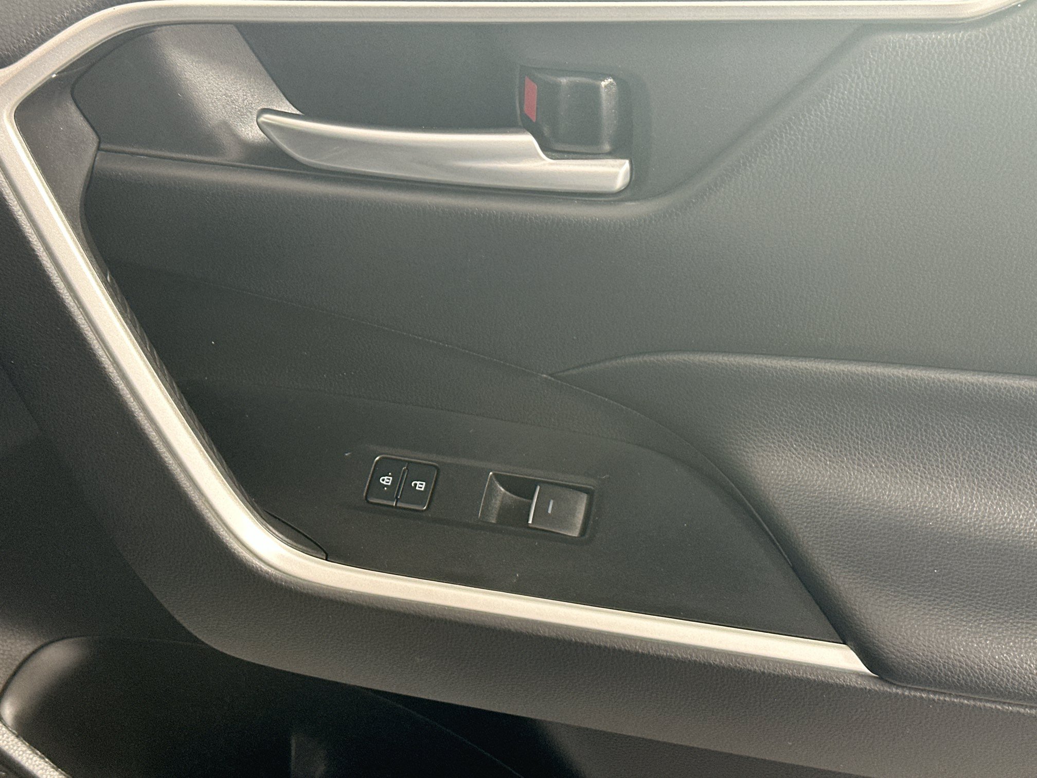 Used 2023 Toyota RAV4 XLE w/ Convenience Package FWD image 29
