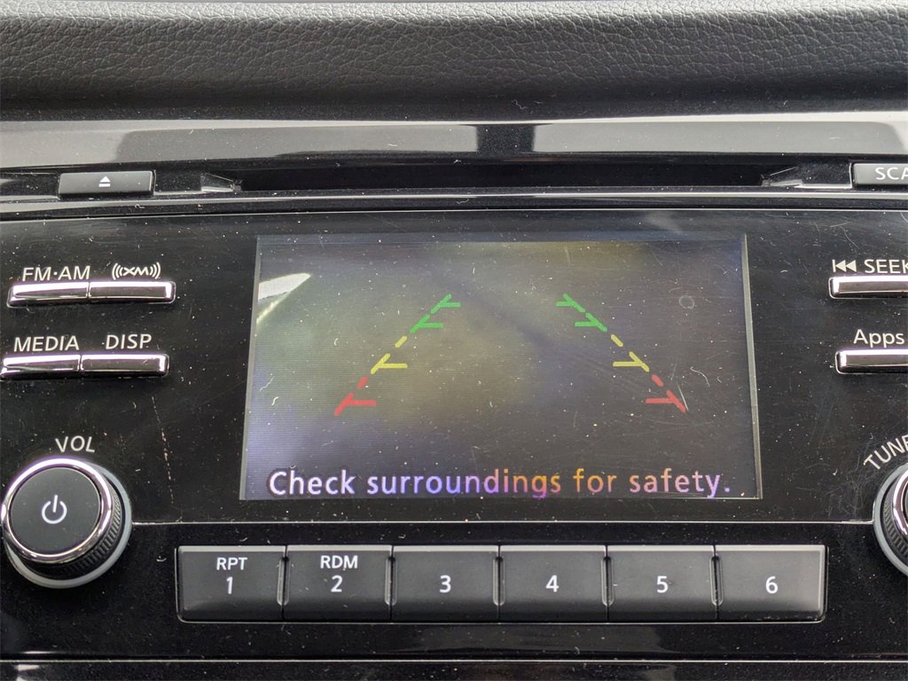 Used 2015 Nissan Rogue S image 24