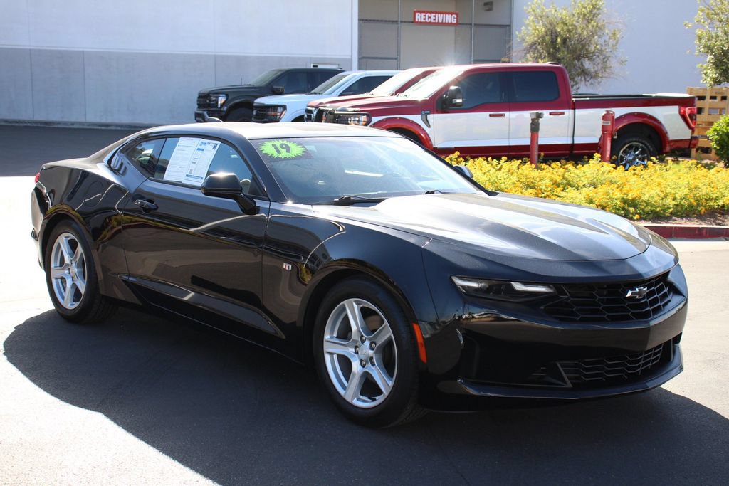 Used 2019 Chevrolet Camaro LT RWD image 11