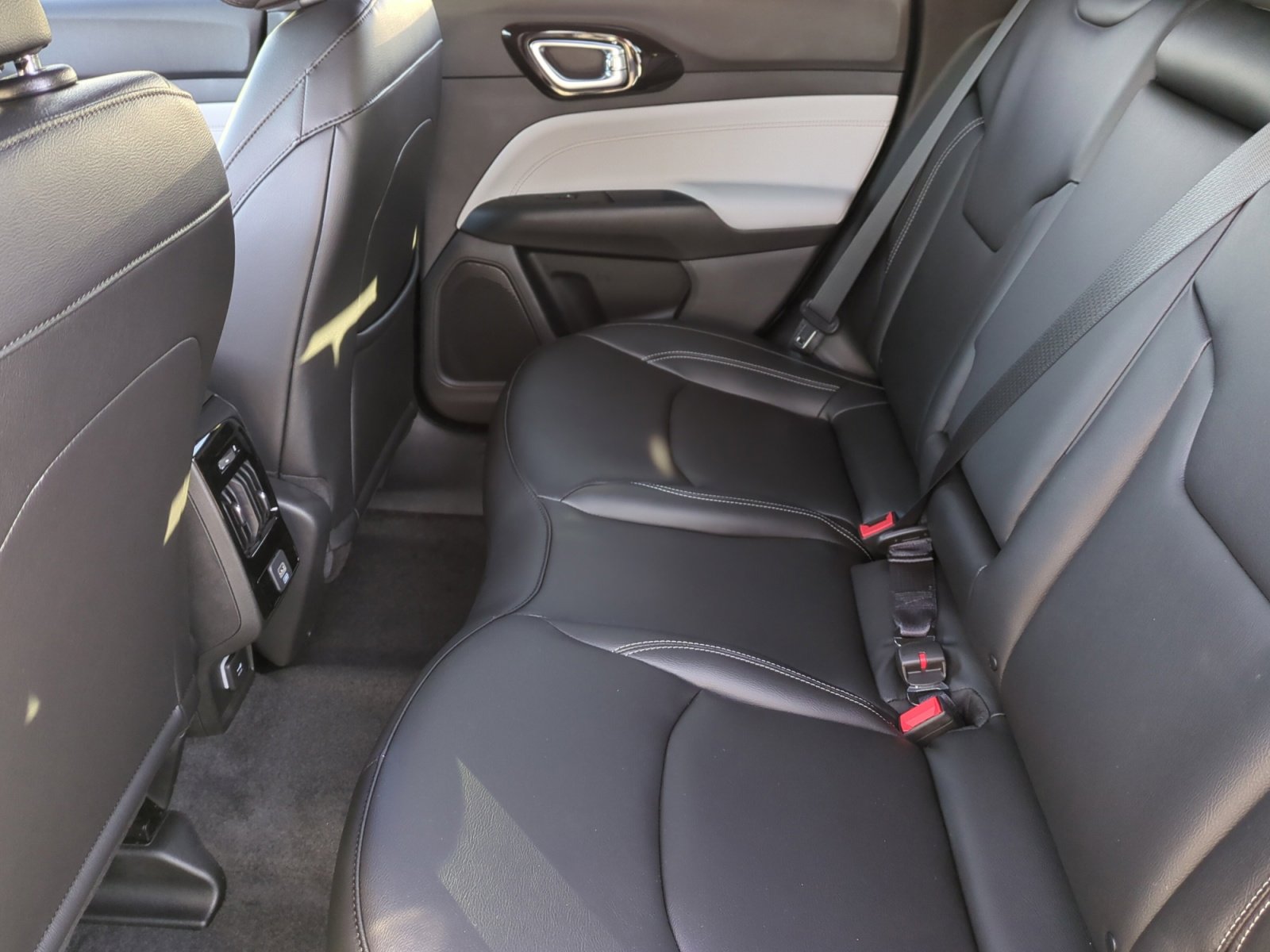 New 2026 Jeep Compass Limited image 17