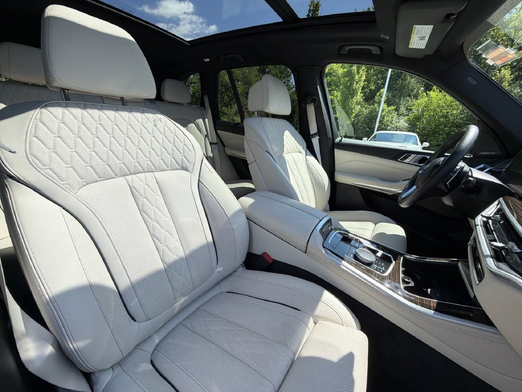 Used 2024 BMW X5 xDrive40i w/ Premium Package AWD/4WD image 27