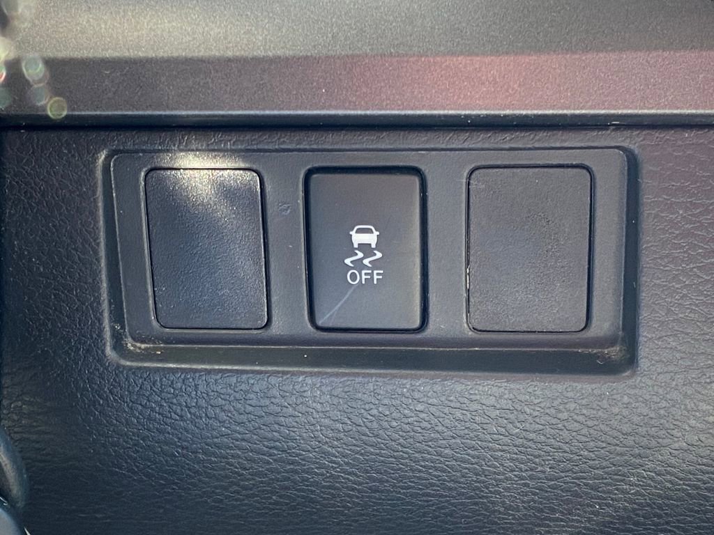 Used 2014 Toyota Tundra SR5 w/ SR5 Upgrade Package image 25