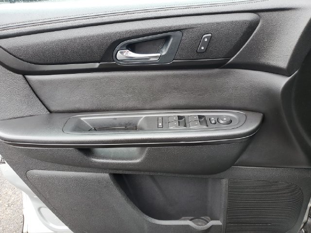 Used 2015 Chevrolet Traverse LT w/ Style and Technology Package FWD image 20