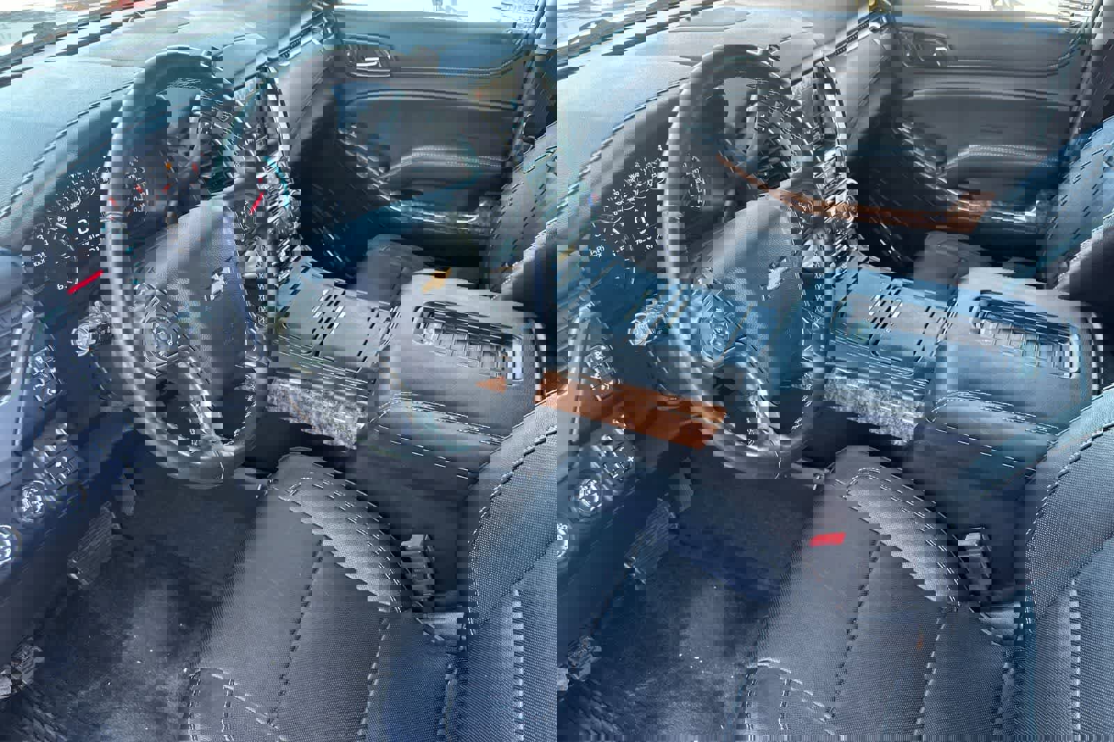 Used 2016 Chevrolet Suburban LTZ image 12