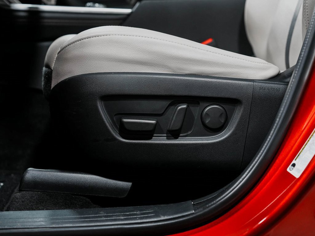 Used 2024 MAZDA CX-90 Plug-In Hybrid w/ Premium Pkg image 32