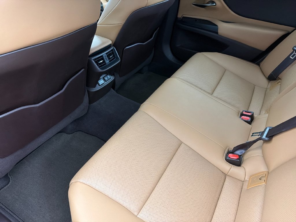 Used 2019 Lexus ES 350 w/ Premium Package FWD image 11