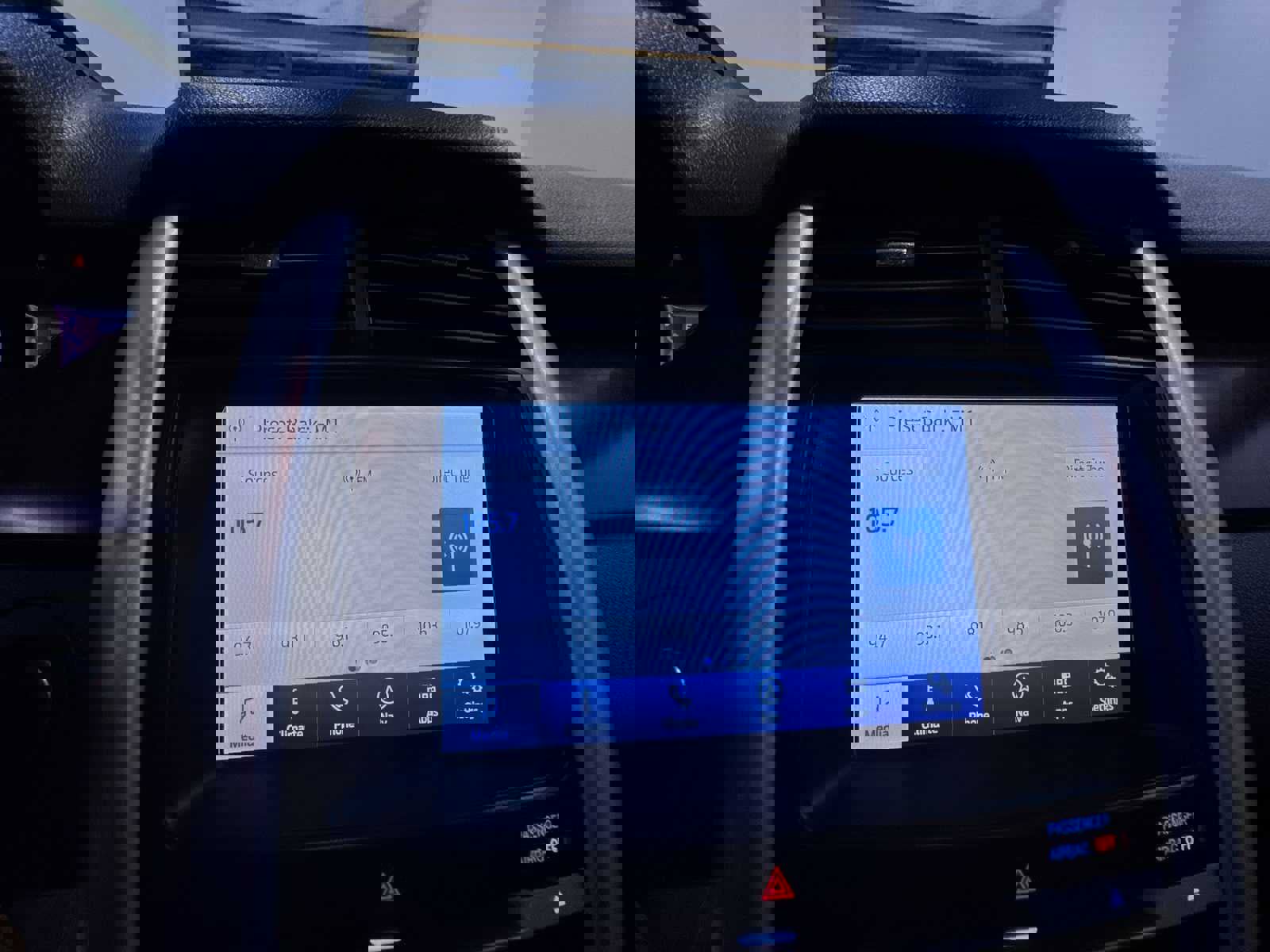 Used 2011 Ford Edge Limited image 24