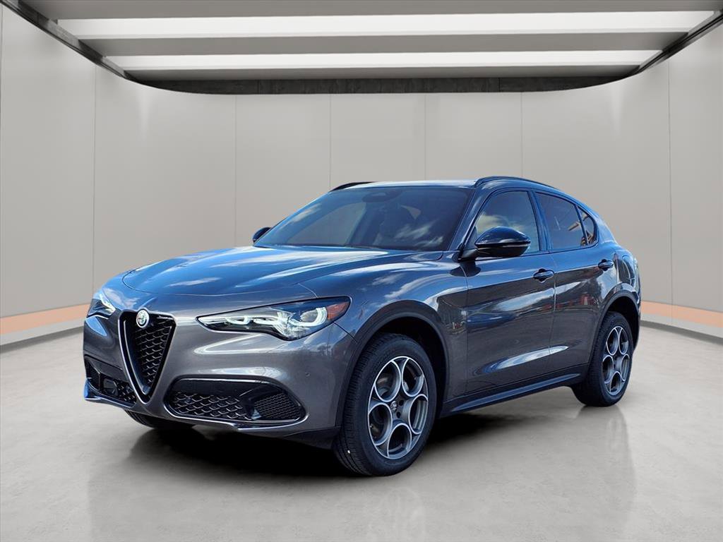 New 2025 Alfa Romeo Stelvio Sprint w/ Convenience Package image 3