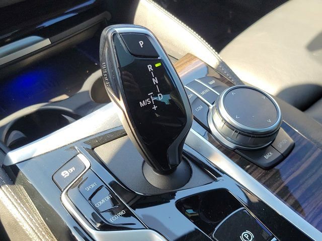 Used 2021 BMW 530i w/ M Sport Package RWD image 26