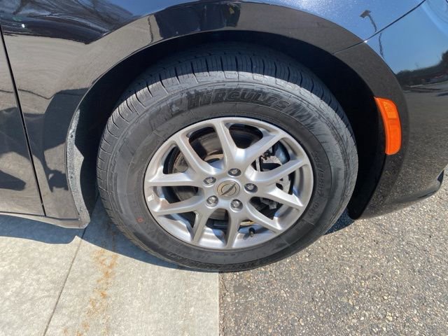 Used 2025 Chrysler Pacifica Select FWD image 14