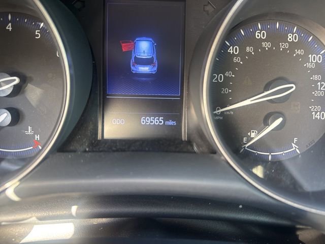 Used 2019 Toyota C-HR XLE image 11