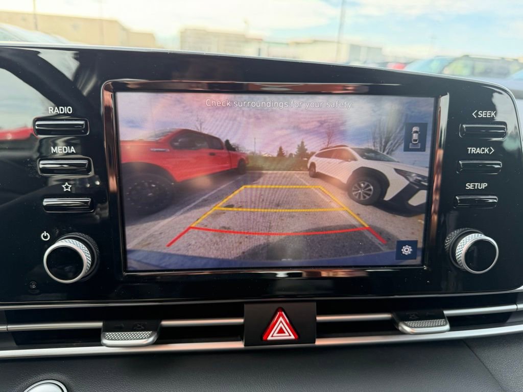 Used 2022 Hyundai Elantra SEL w/ Convenience + Premium Package image 11