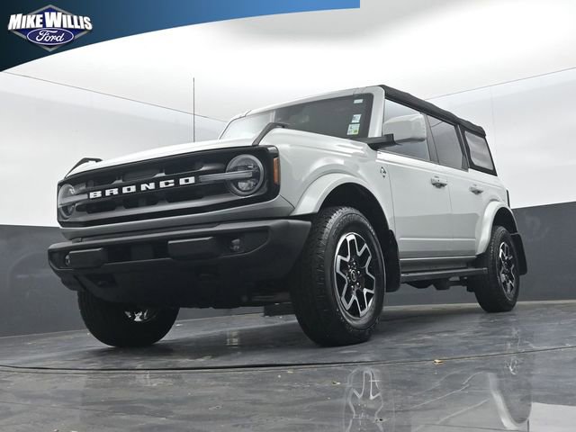 Used 2023 Ford Bronco Outer Banks AWD/4WD image 19