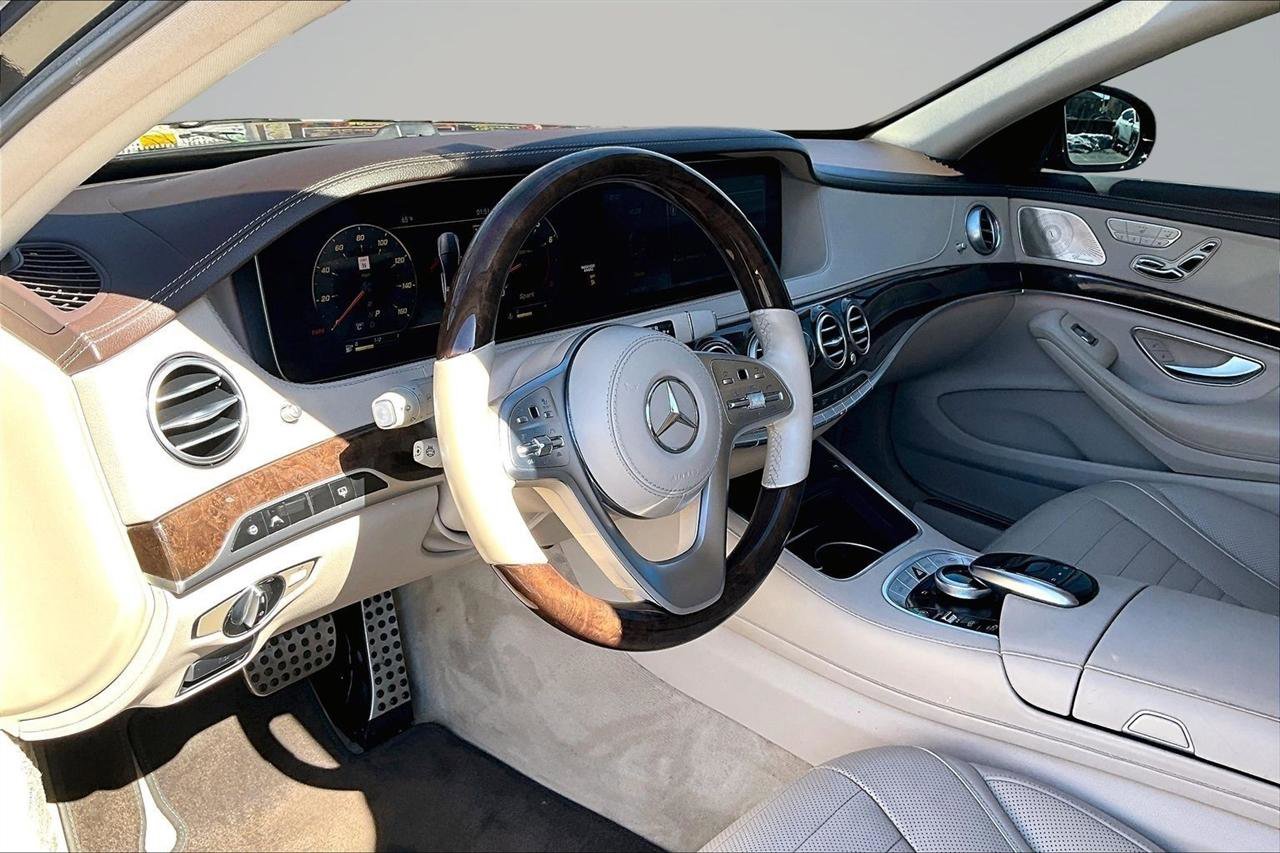 Used 2019 Mercedes-Benz S 560 Sedan image 17
