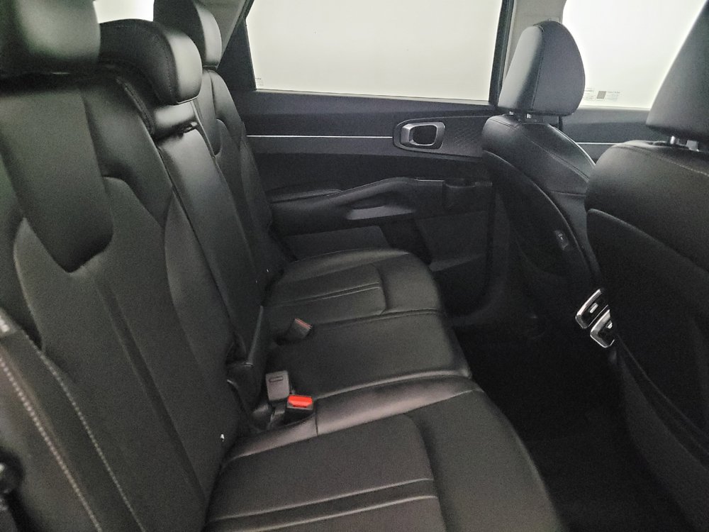 Used 2024 Kia Sorento S w/ Panoramic Sunroof Package FWD image 19