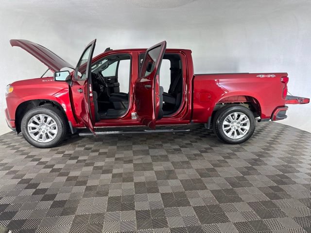 Used 2021 Chevrolet Silverado 1500 Custom w/ Safety Confidence Package AWD/4WD image 9