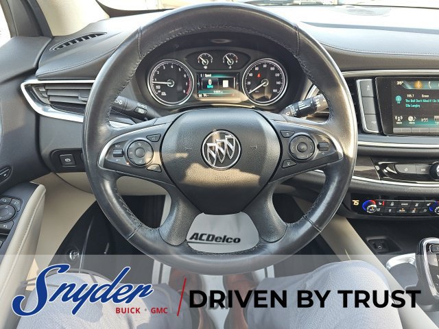 Used 2018 Buick Enclave Premium w/ Experience Buick Package FWD image 16