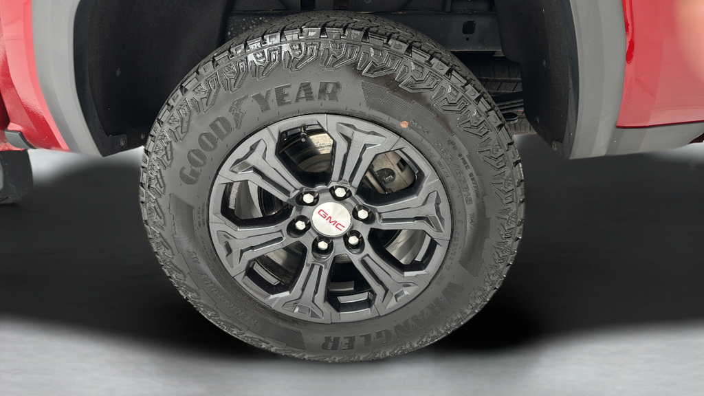 Used 2024 GMC Canyon Elevation w/ Convenience Package AWD/4WD image 9