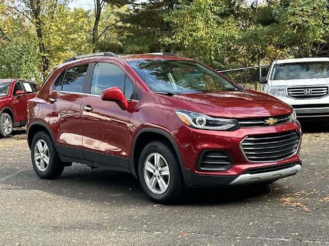 Used 2019 Chevrolet Trax LT w/ LT Convenience Package AWD/4WD image 29