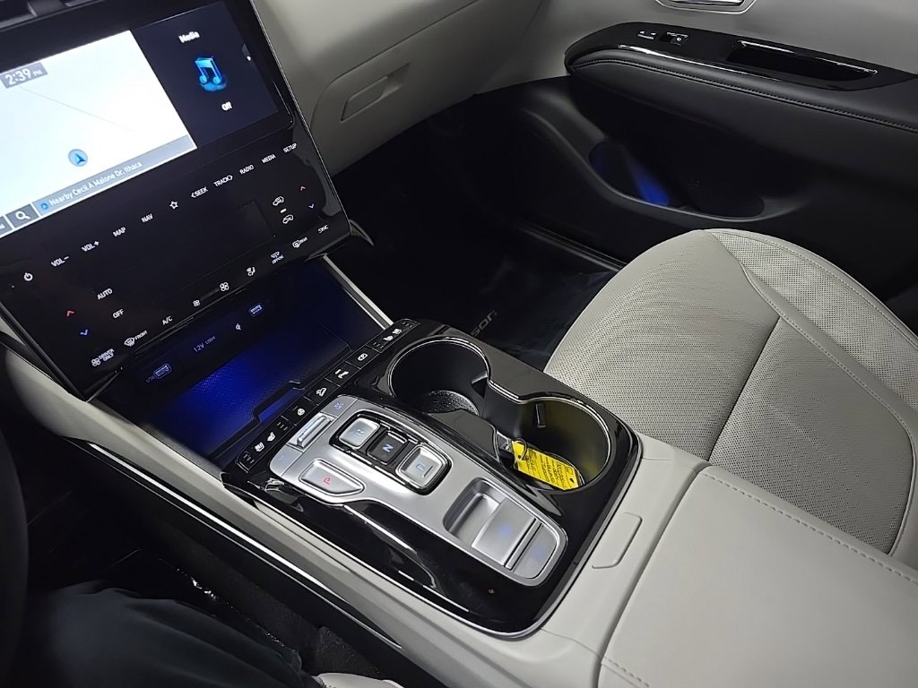 Used 2024 Hyundai Tucson Limited image 27