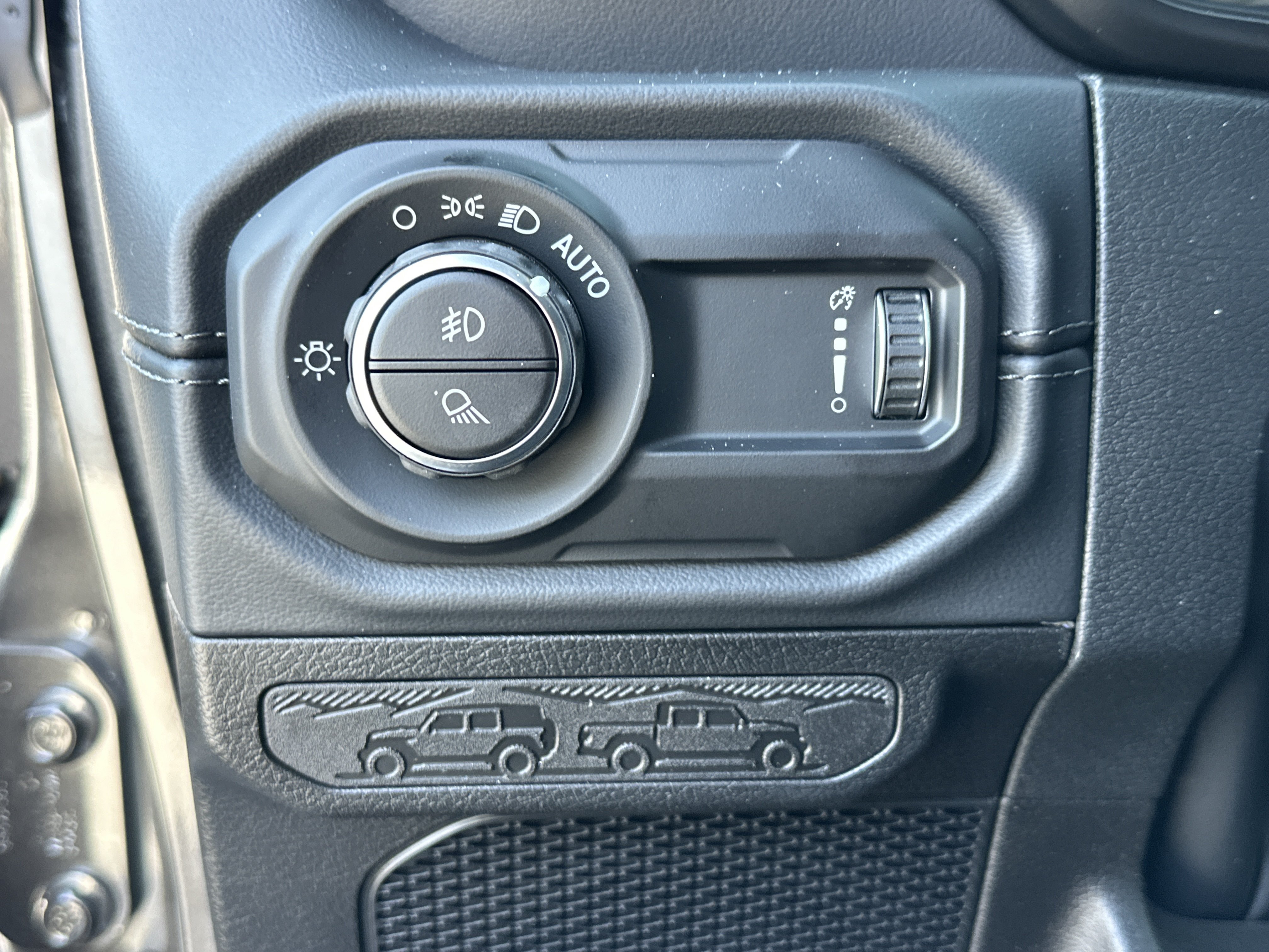 New 2026 Jeep Gladiator Sport AWD/4WD image 12